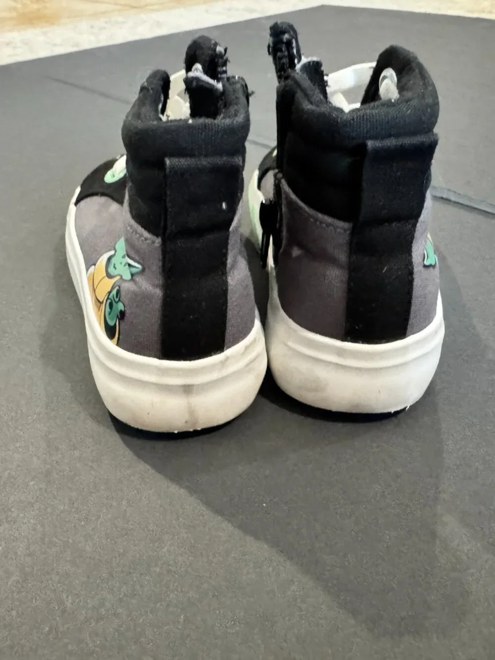 Star Wars The Mandalorian Grogu Baby Yoda Toddler Boys Casual High-Top Sneakers
